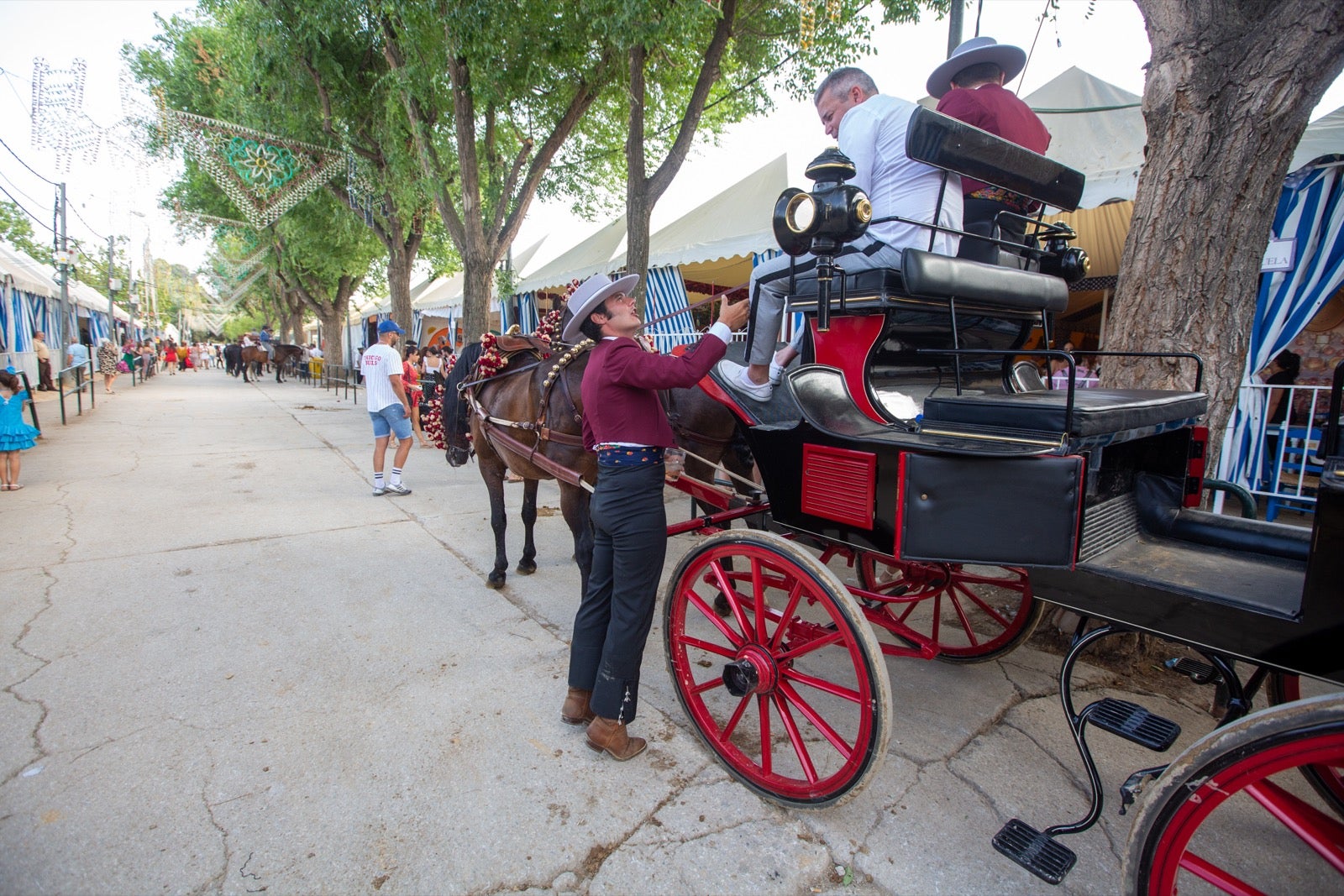 Brindis a caballo por la Fería de Graná.