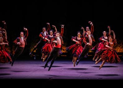 Imagen secundaria 1 - Ballet Nacional en Granada | Las estrellas les alhambran al bailar