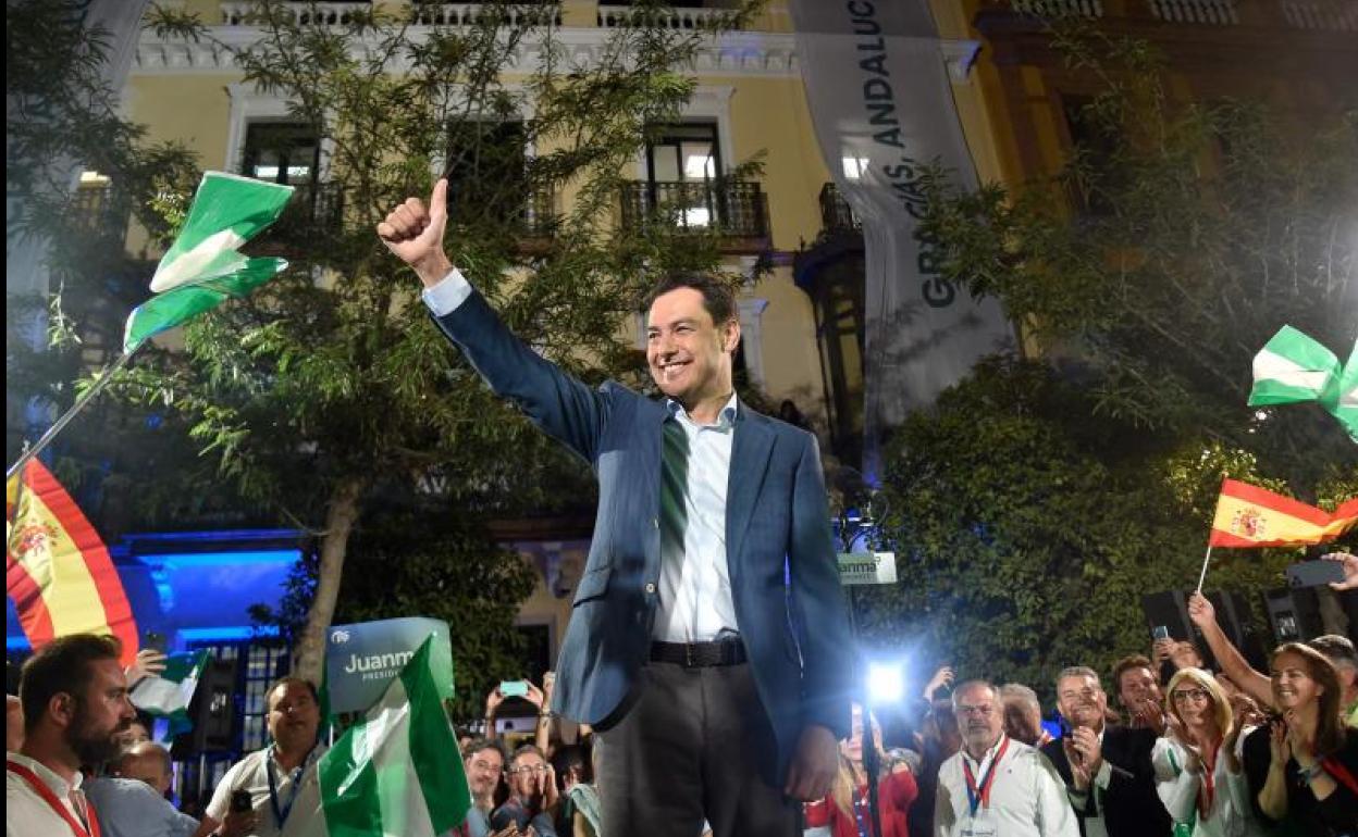 El presidente de la Junta y candidato del PP a la reelección, Juanma Moreno, tras votar este domingo