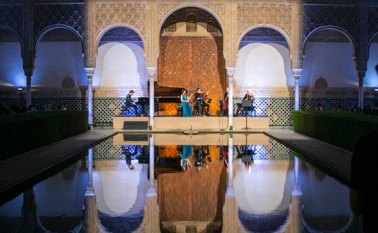 Juan Pérez Floristán y el Cuarteto Casals, ayer en Arrayanes.