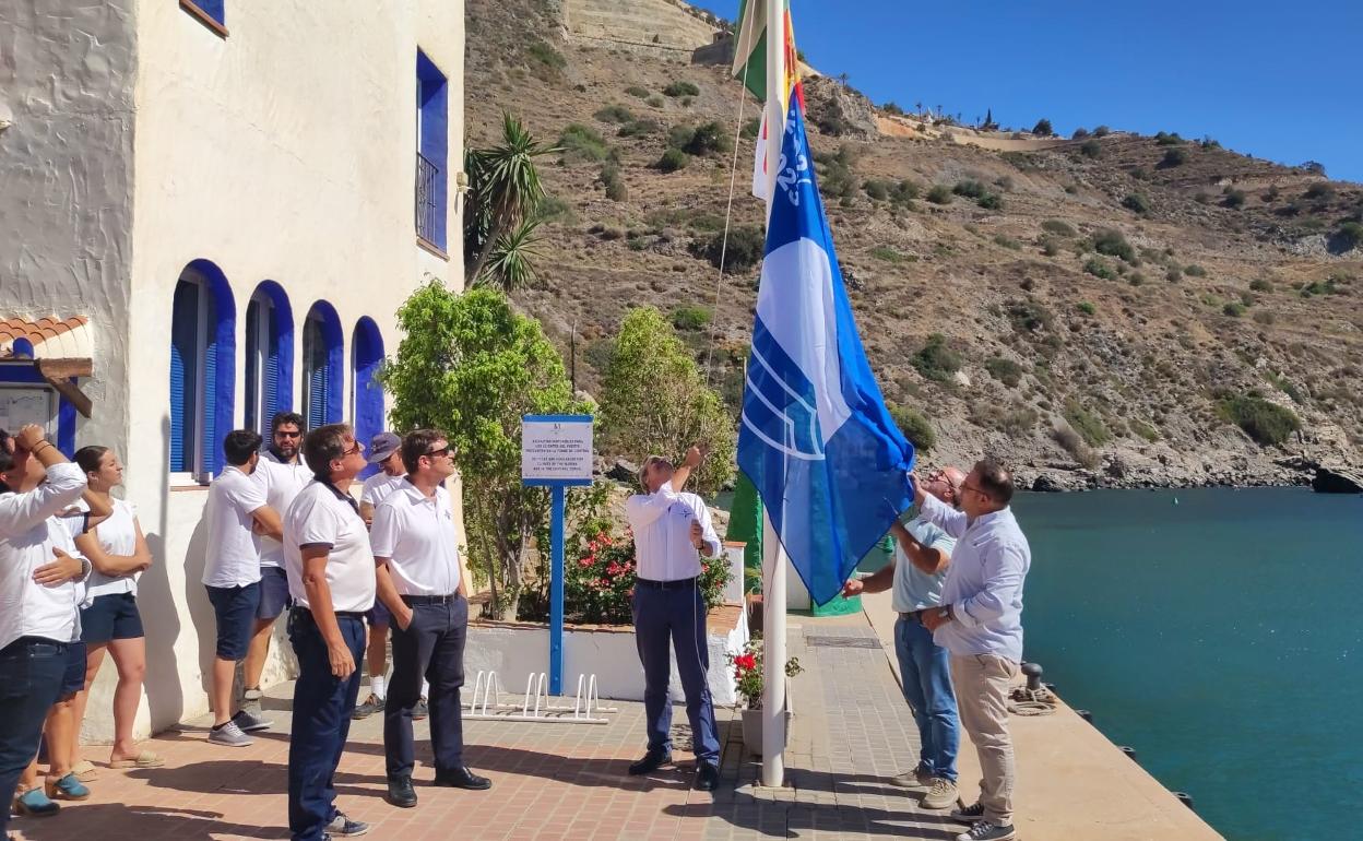 Marina del Este de Almuñécar iza su 28ª Bandera Azul