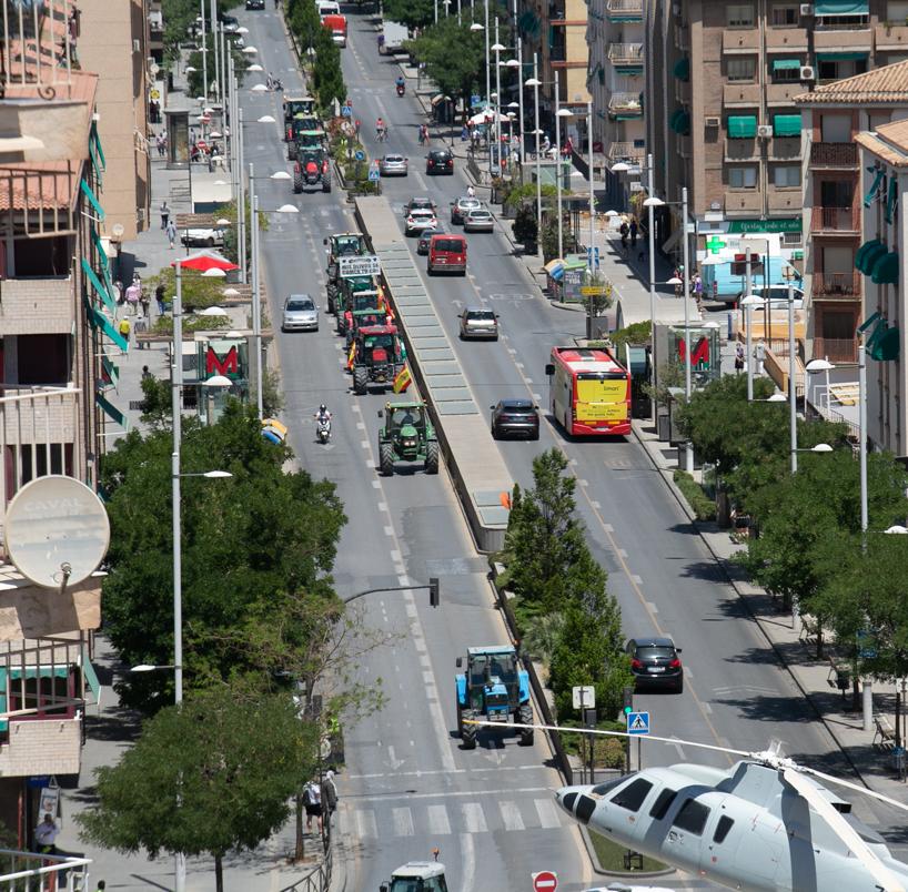 200 tractores marchan por el centro para protestar por el precio de los carburantes y de la electricidad