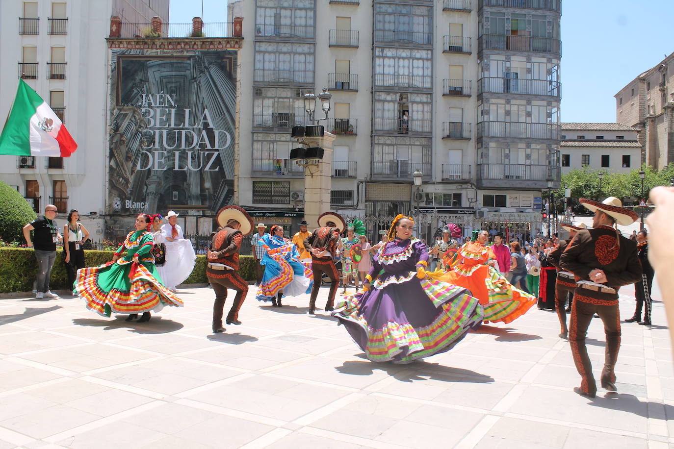 Grupos de Estados Unidos, México y Guinea Bissau actúan en la capital dentro de la 35 edición del Folk del Mundo