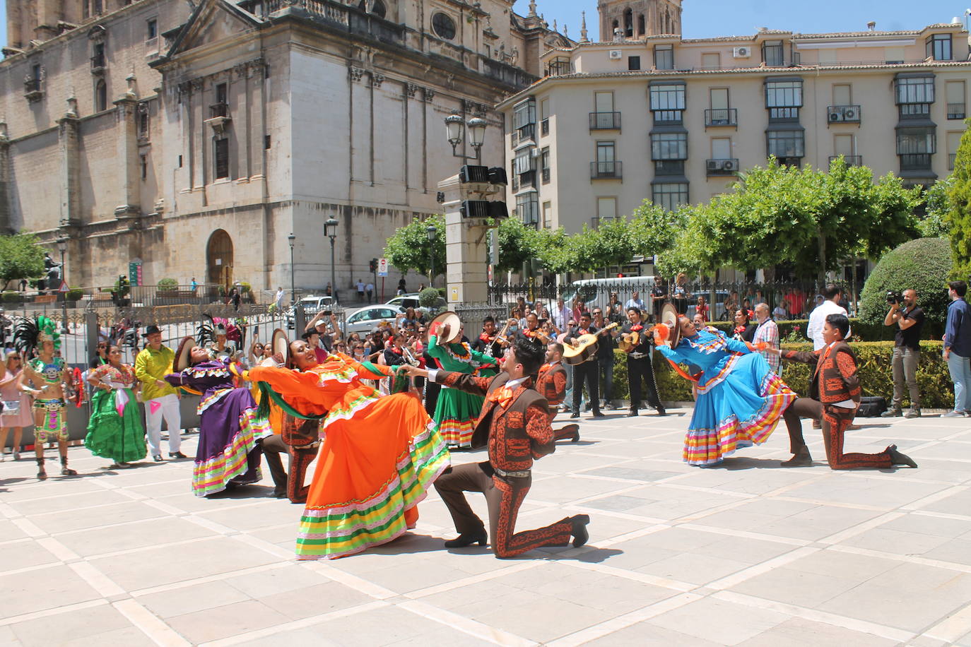 Grupos de Estados Unidos, México y Guinea Bissau actúan en la capital dentro de la 35 edición del Folk del Mundo