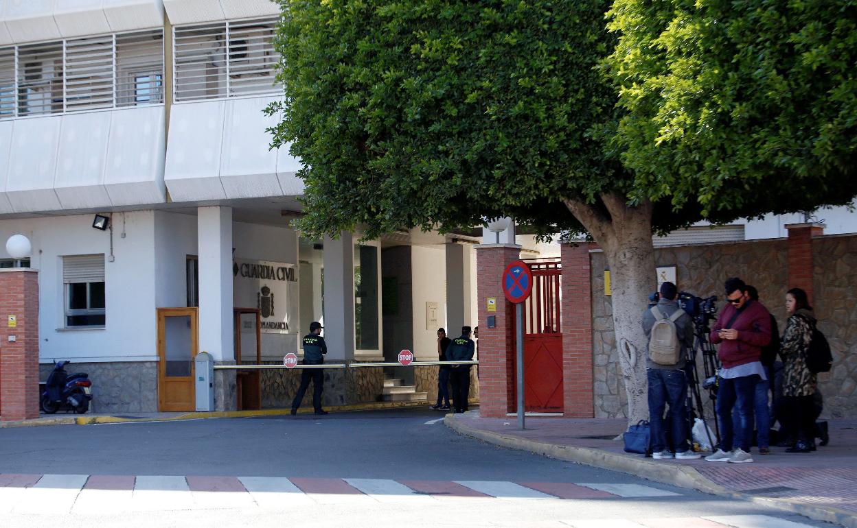 Fachada de la comandancia de la Guardia Civil en Almeria.