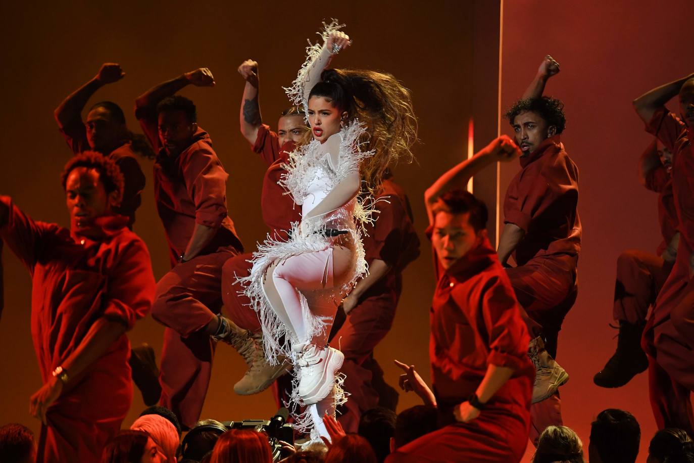 Rosalía, durante una actuación en los premios Grammy. 