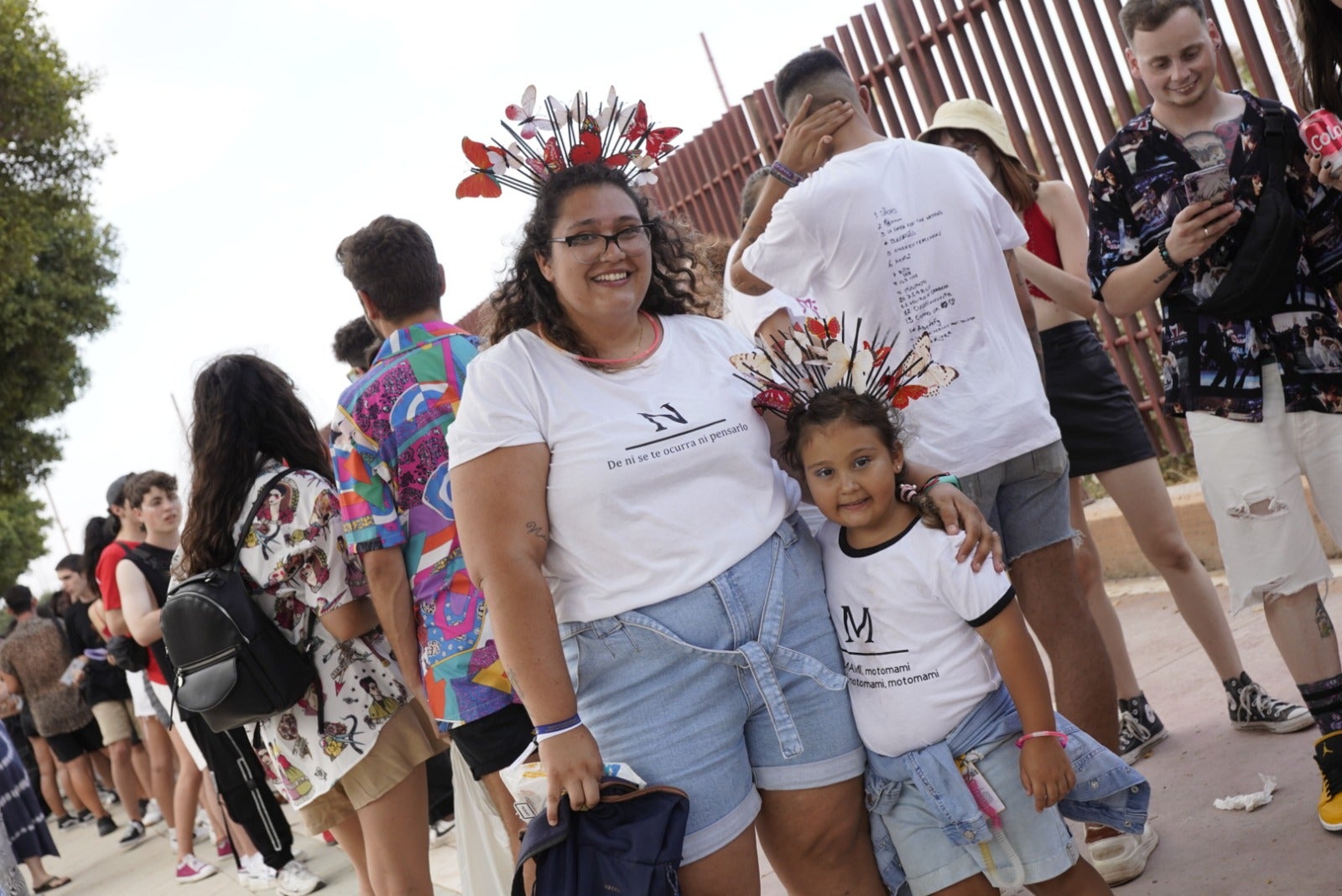 Miles de almerienses se citan en el Recinto Ferial para ver a Rosalía