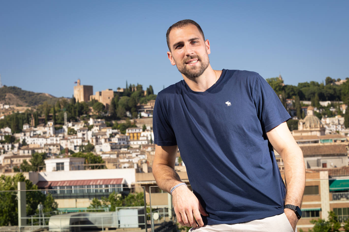 Pablo Aguilar pasa unos días en Granada antes de regresar a Japón, donde la próxima será su cuarta temporada. 