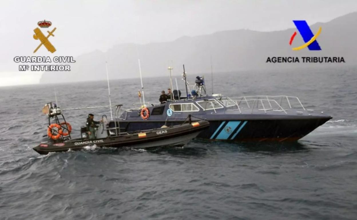 Operación antidroga de Vigilancia Aduanera en alta mar en una imagen de archivo. 