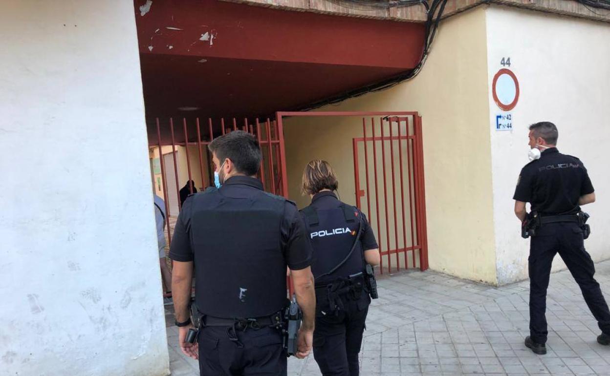 Varios policías, en el lugar de los hechos, que ocurrieron en el 22 de mayo de 2020.