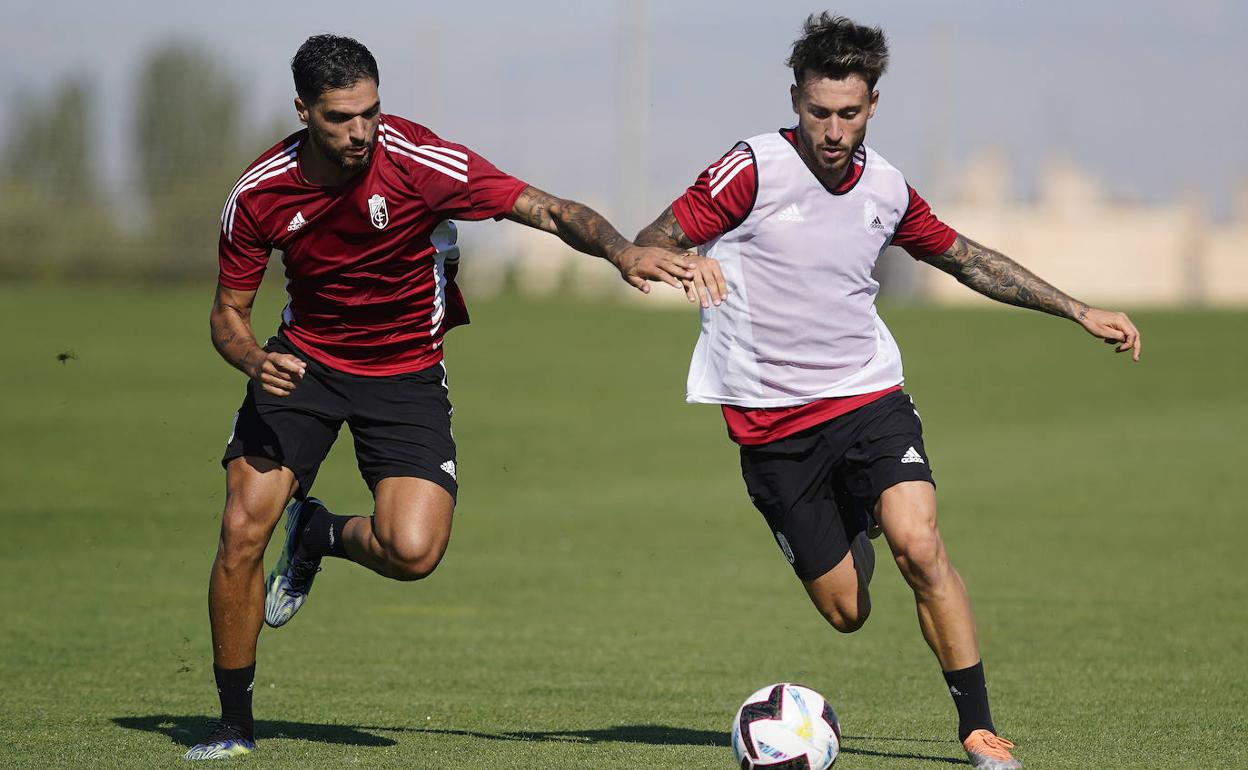 Ricard Sánchez, junto a Antoñín, en el entrenamiento. 