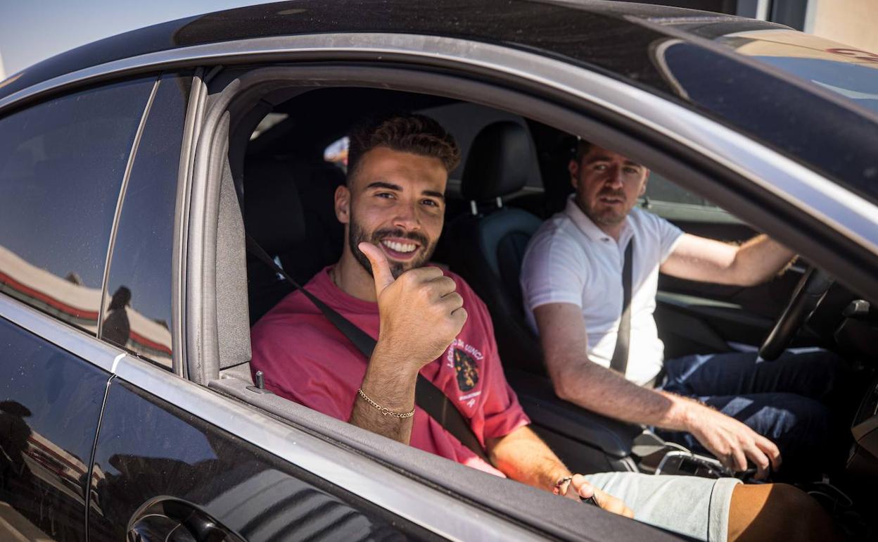 Maximiano, este lunes, al salir de la Ciudad Deportiva.