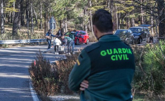 Un joven de Fornes lleva dos semanas en UCI con daños cerebrales graves tras ser apaleado 