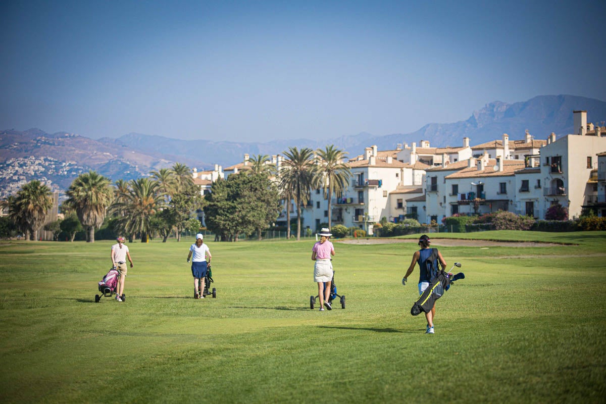 José Luis Martínez-Almeida, alcalde de Madrid, ganó la prueba combinada del Trofeo Ciudad de Madrid de golf que organiza el club Motril Playa Granada en agradecimiento a su socios madrileños en Los Moriscos