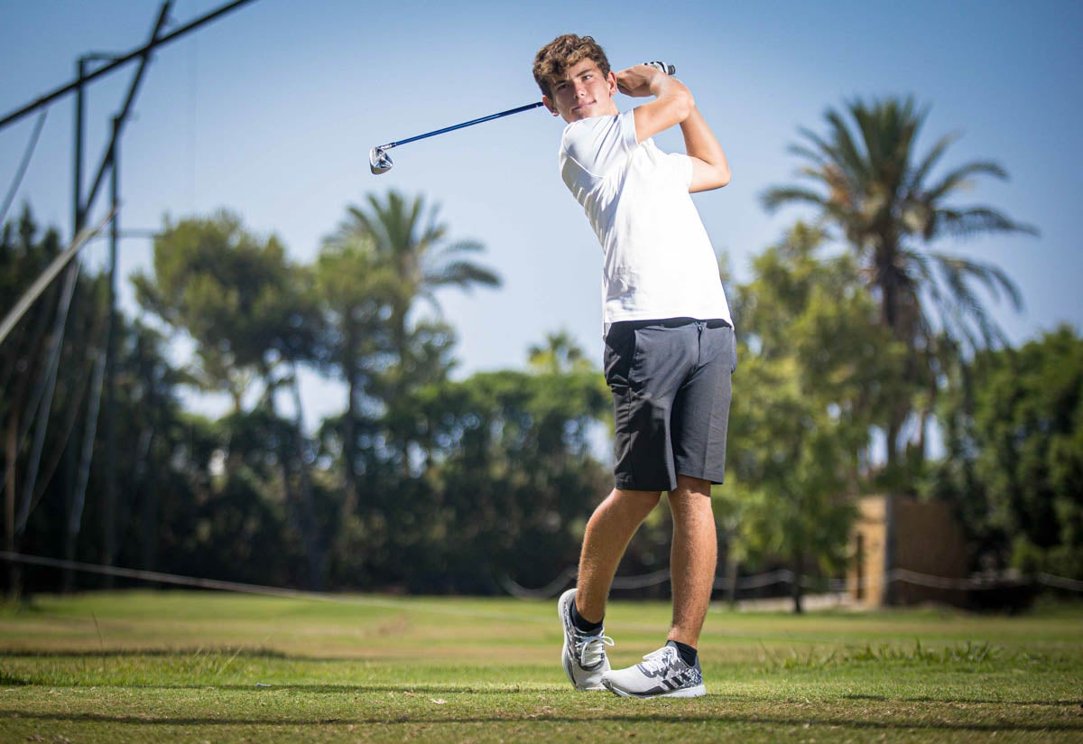 José Luis Martínez-Almeida, alcalde de Madrid, ganó la prueba combinada del Trofeo Ciudad de Madrid de golf que organiza el club Motril Playa Granada en agradecimiento a su socios madrileños en Los Moriscos