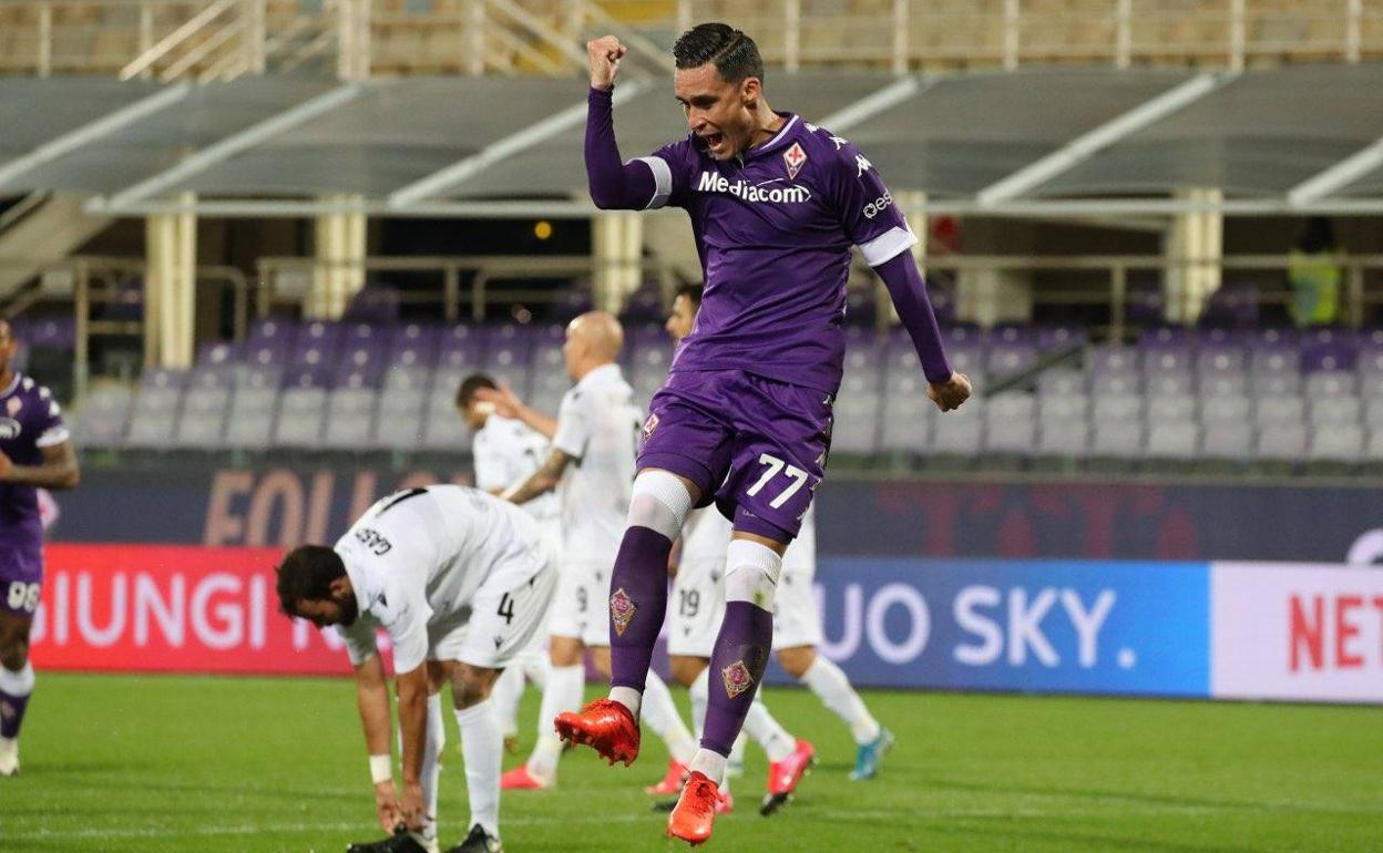 Callejón celebra un gol como futbolista 'viola'. 
