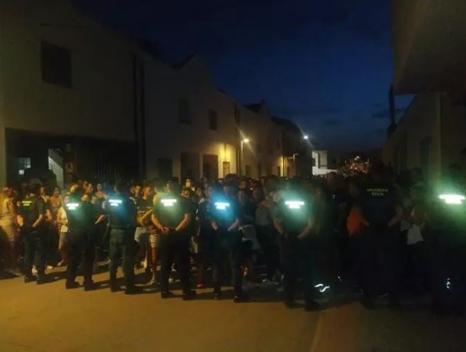 Una de las imágenes de la protesta en Peal de Becerro por el joven asesinado.