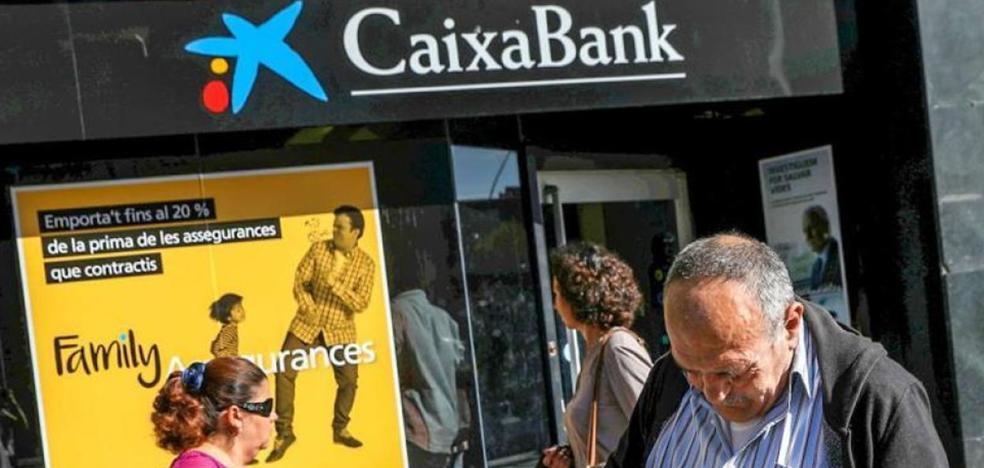 El aviso de Caixabank a sus clientes por posibles estafas a la hora de comprar por internet.