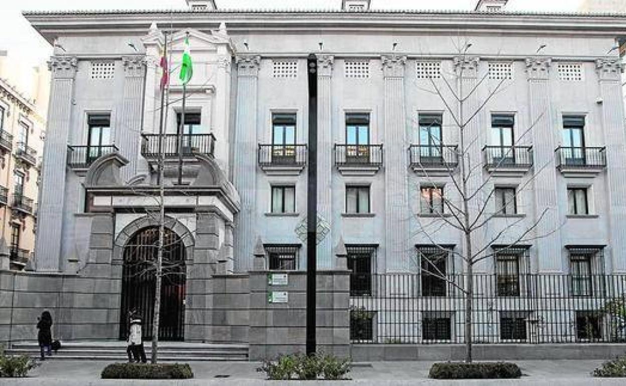 Piden cárcel y multas millonarias para cuatro hombres tras ser sorprendidos descargando hachís en Albuñol