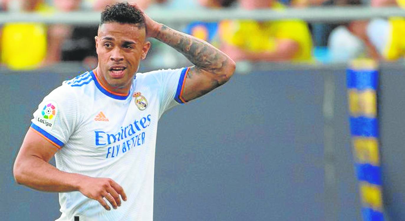 Mariano Díaz no ha contado con muchos minutos desde que fichó por el Real Madrid. 