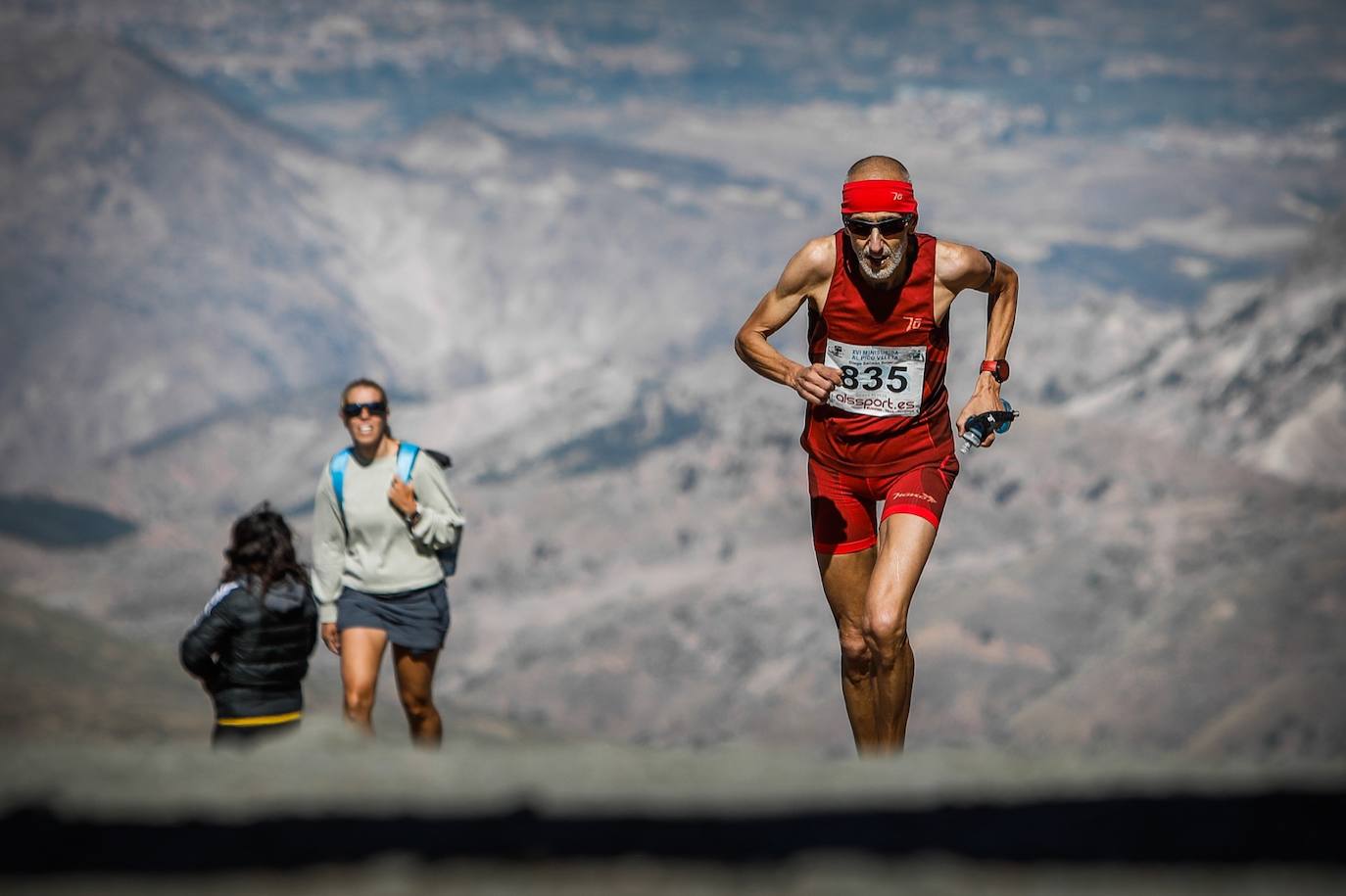 La 38 edición de la Subida Internacional Pico Veleta se ha celebrado este domingo.