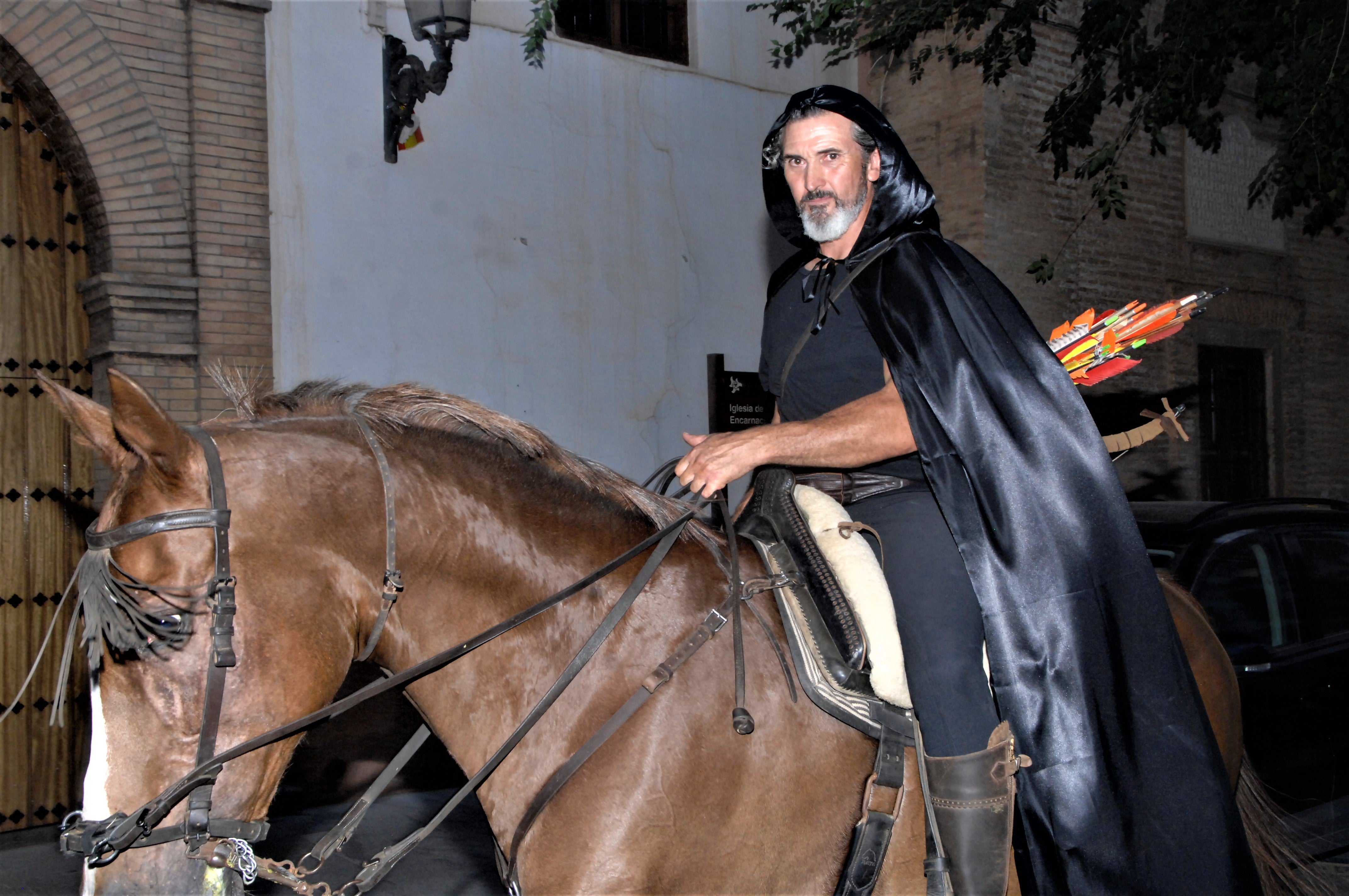 El municipio alpujarreño disfruta con la fiesta de la 'Noche Oculta de las Brujas'.