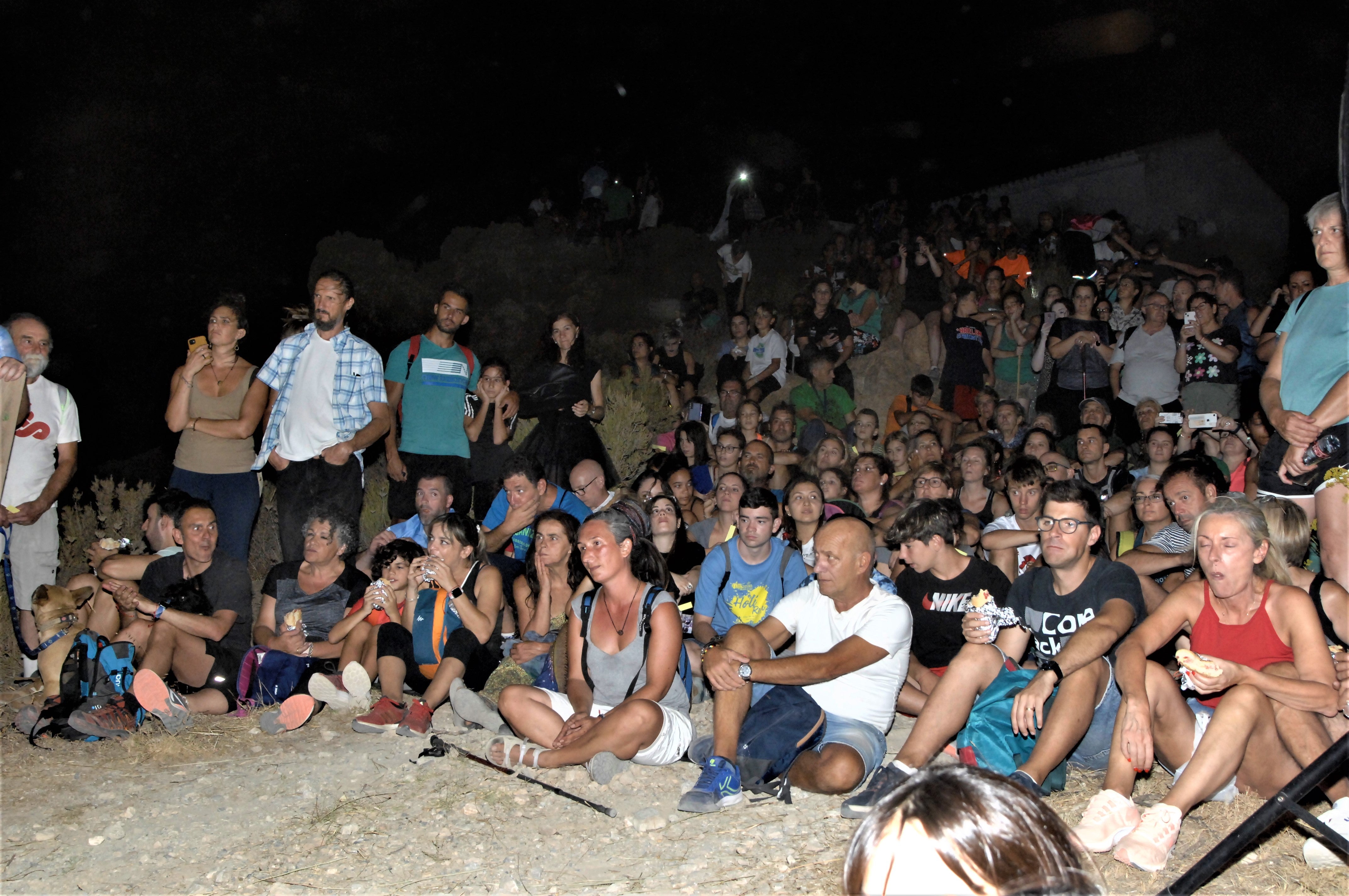 El municipio alpujarreño disfruta con la fiesta de la 'Noche Oculta de las Brujas'.