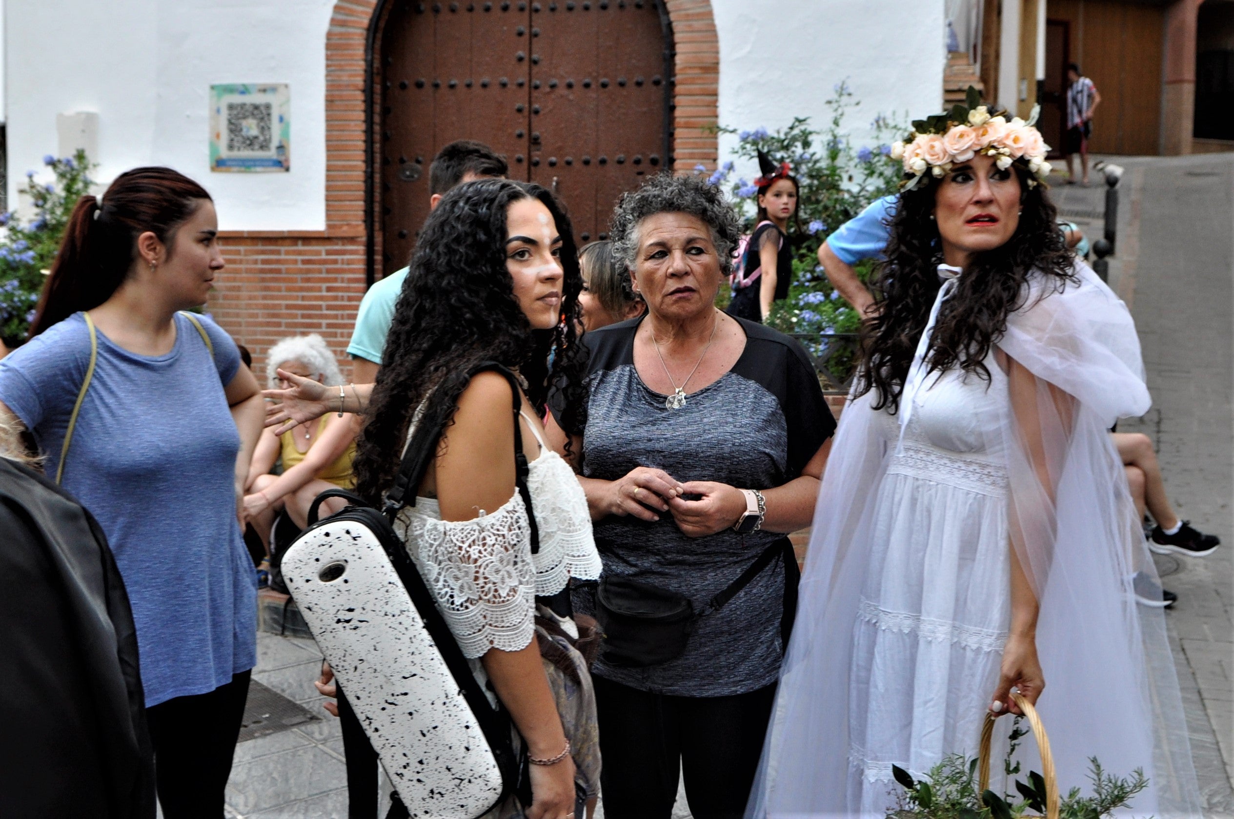 El municipio alpujarreño disfruta con la fiesta de la 'Noche Oculta de las Brujas'.