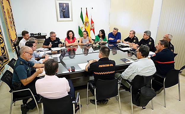Reunión de la junta local de seguridad con motivo de la Feria de Almería 2022, este miércoles.