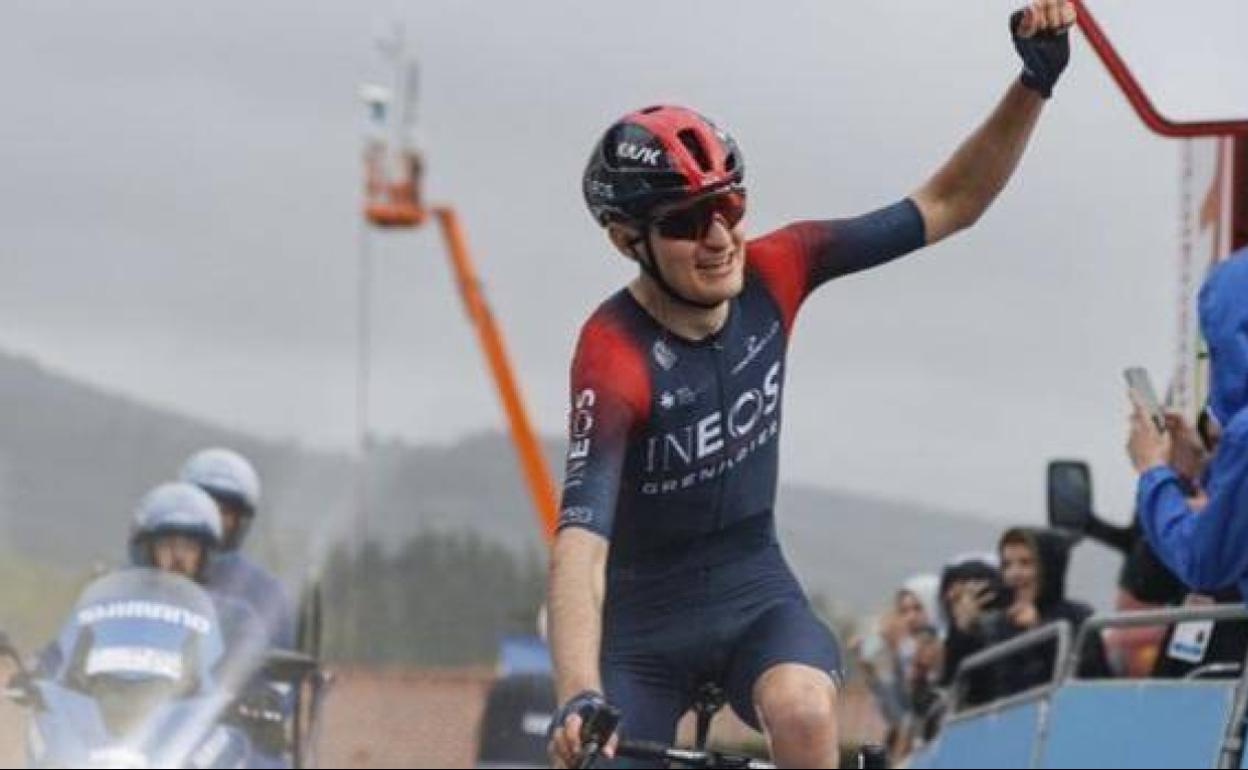 Carlos Rodríguez logra su primer triunfo profesional en Itzulia