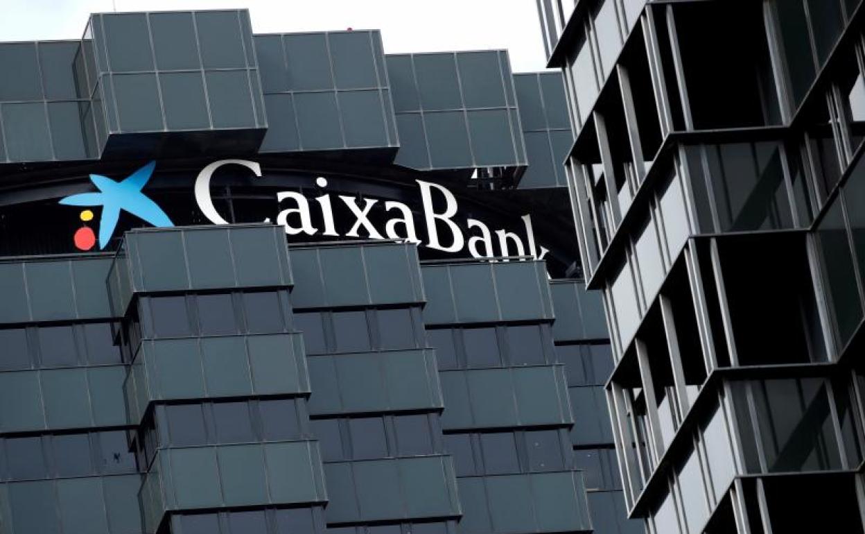 Los clientes de Caixabank se arriesgan a sufrir un nuevo fraude que amenaza sus ahorros.