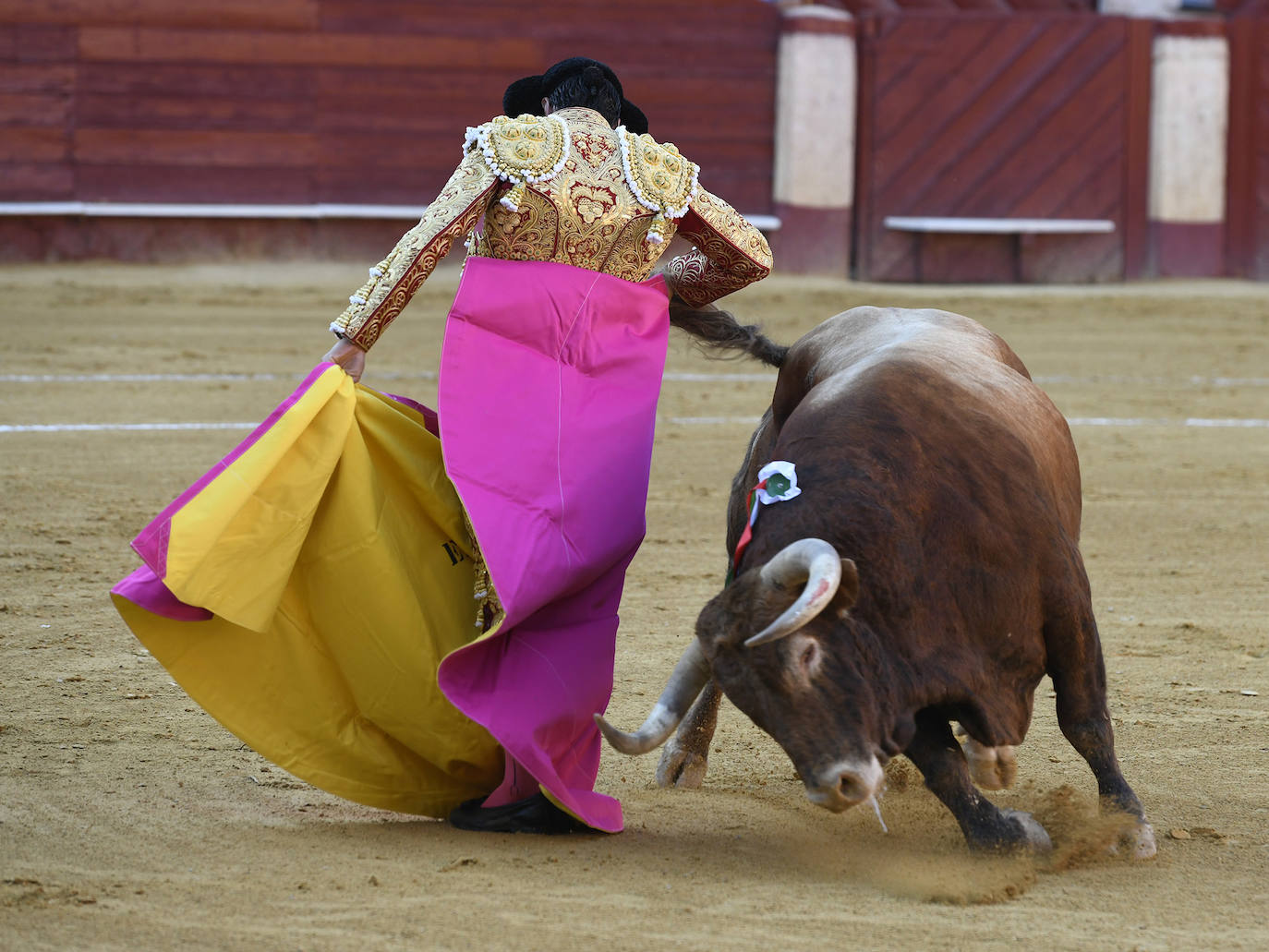 Emilio De Justo y Roca Rey brindaron una gran tarde de toros. 