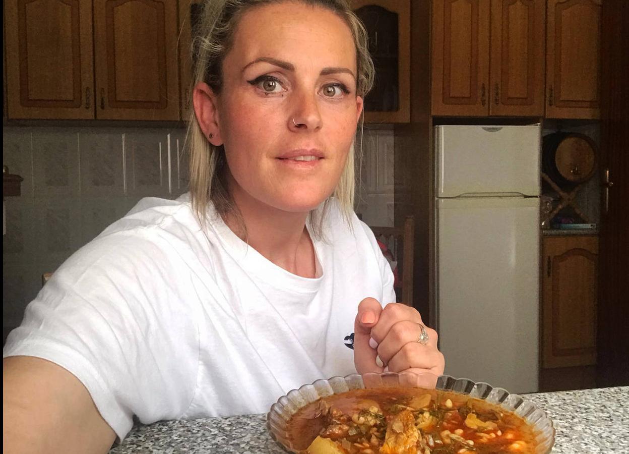 Potaje de hinojos con gurullos caseros y conejo