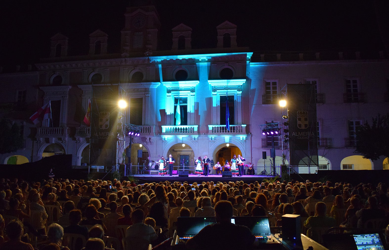 Fotos: Unas fiestas de lo más folclórico