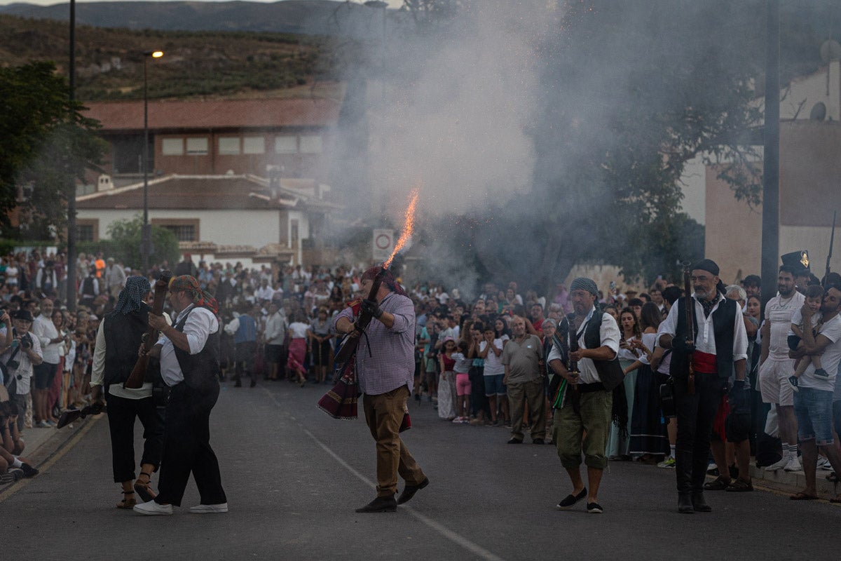 La Peza se vuelca en la recreación del 'alcalde carbonero' y la Guerra de la Independencia