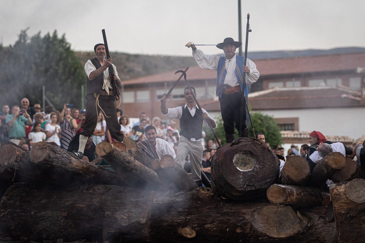 La Peza se vuelca en la recreación del 'alcalde carbonero' y la Guerra de la Independencia