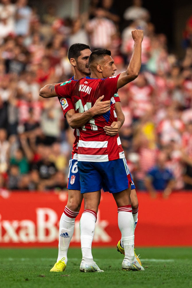 Repasa en fotos los mejores momentos del partido disputado este lunes en Los Cármenes