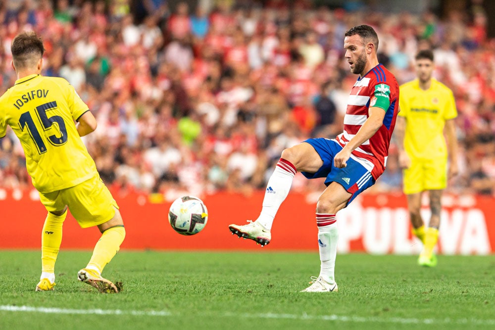 Repasa en fotos los mejores momentos del partido disputado este lunes en Los Cármenes