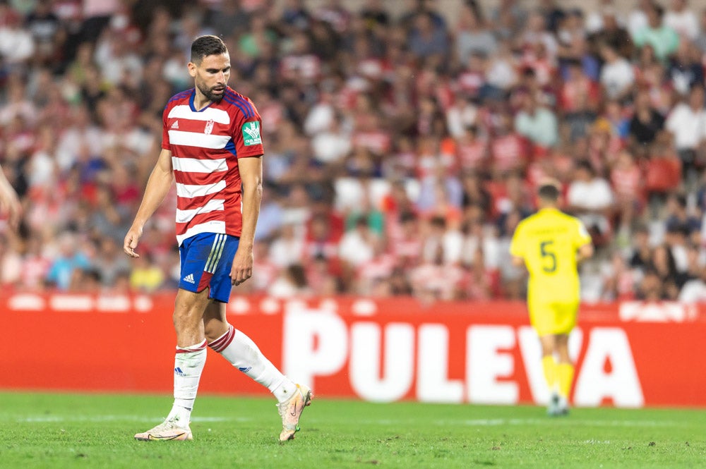 Repasa en fotos los mejores momentos del partido disputado este lunes en Los Cármenes