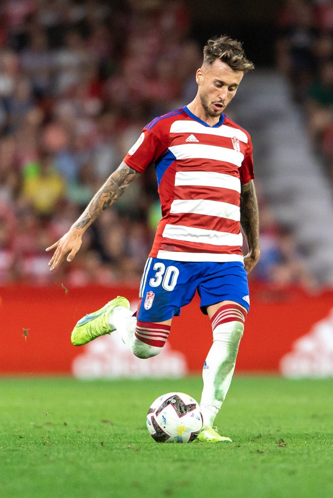 Repasa en fotos los mejores momentos del partido disputado este lunes en Los Cármenes