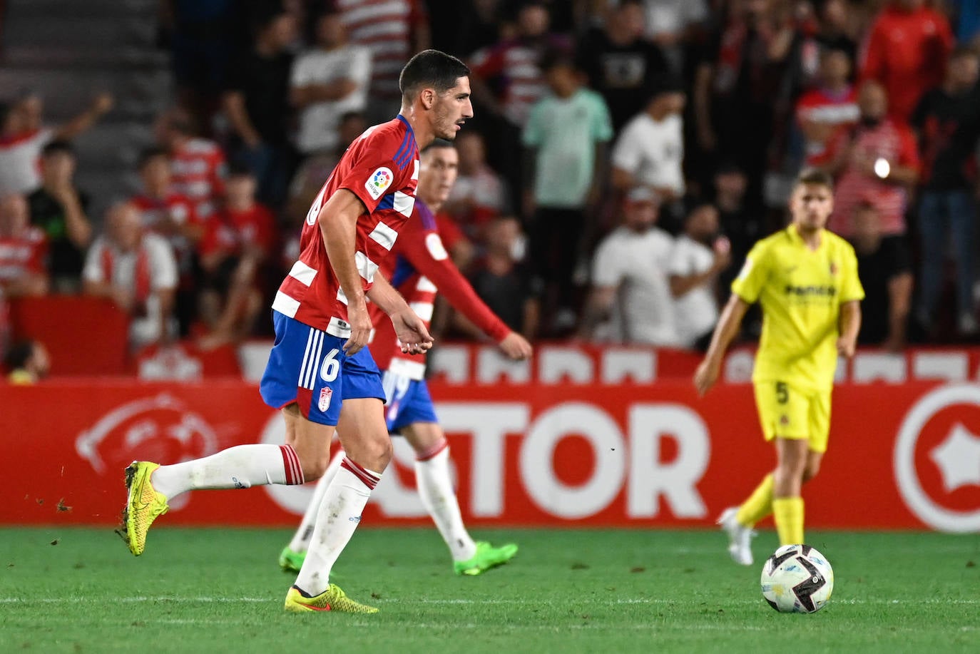 Repasa en fotos los mejores momentos del partido disputado este lunes en Los Cármenes