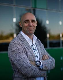 Imagen secundaria 2 - Los empresarios Juanma Plata, presidente de la Asociación de instaladores y gerente de Montajes Eléctricos Hermanos Plata y Rafael Lopez Molino, de Solar Europe. 