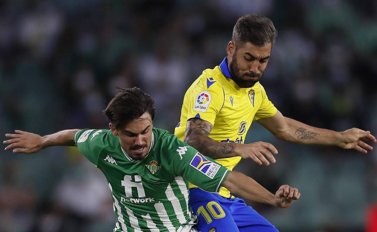 Alberto Perea, en un partido contra el Betis, en una imagen de archivo. 