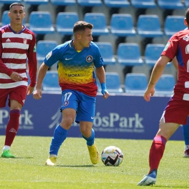 El Granada disputa en Andorra el primer encuentro oficial del fútbol profesional español fuera del país ante el equipo de Piqué