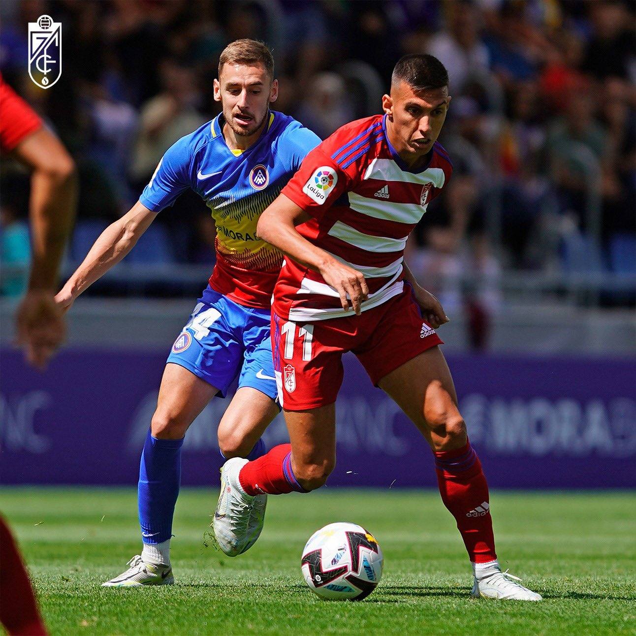 El Granada disputa en Andorra el primer encuentro oficial del fútbol profesional español fuera del país ante el equipo de Piqué