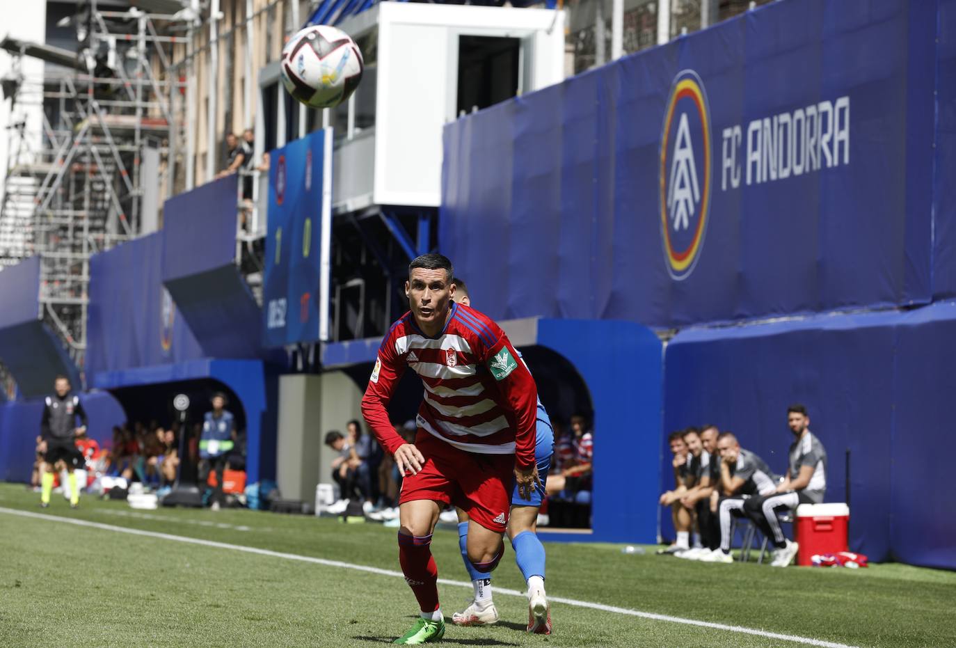 El Granada disputa en Andorra el primer encuentro oficial del fútbol profesional español fuera del país ante el equipo de Piqué