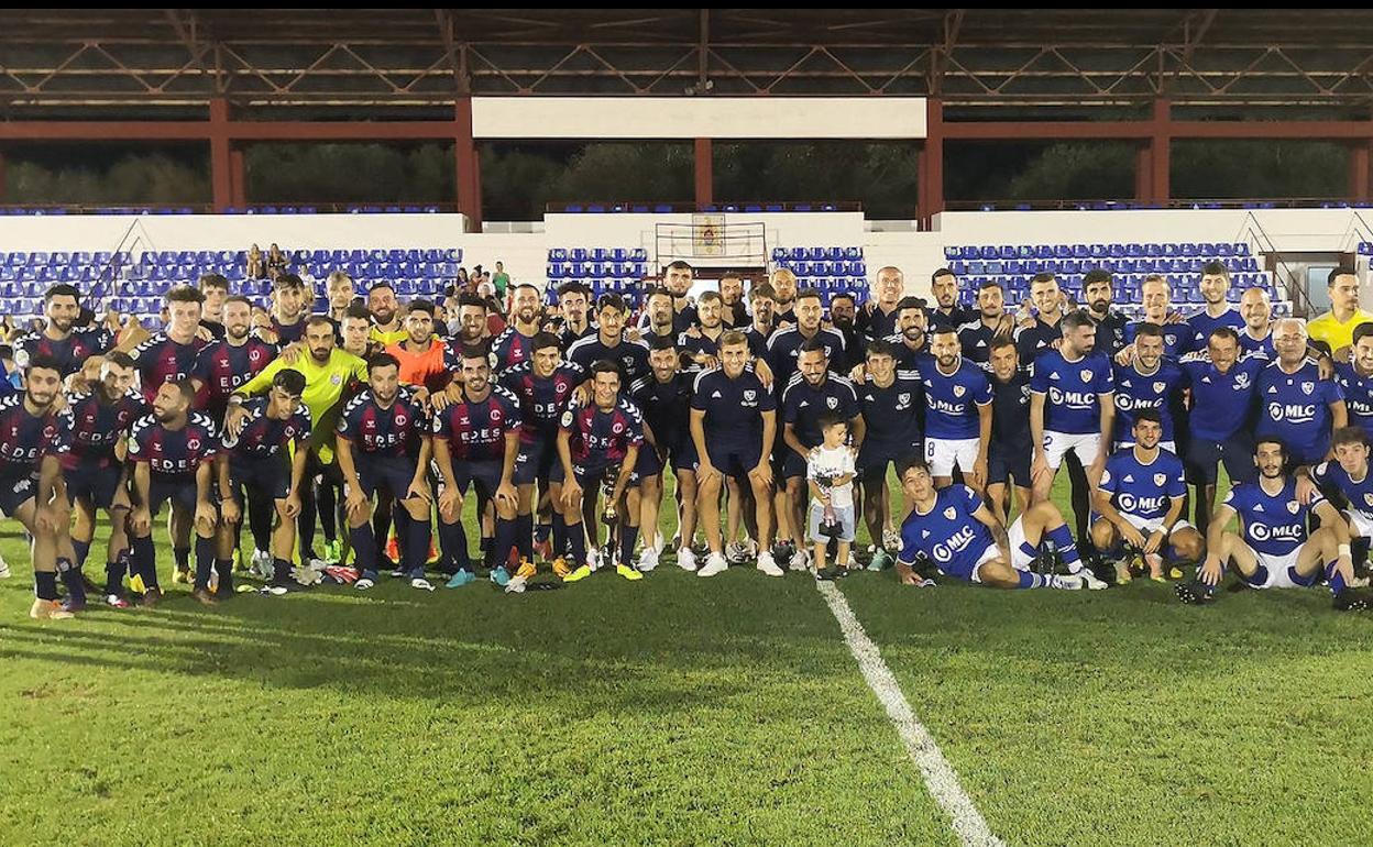 Linares Deportivo e Iliturgi CF disfrutaron e hicieron disfrutar al público con un partido amistoso que tuvo siete goles. 