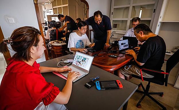 Parte del equipo en la oficina de Ancha de Gracia. 