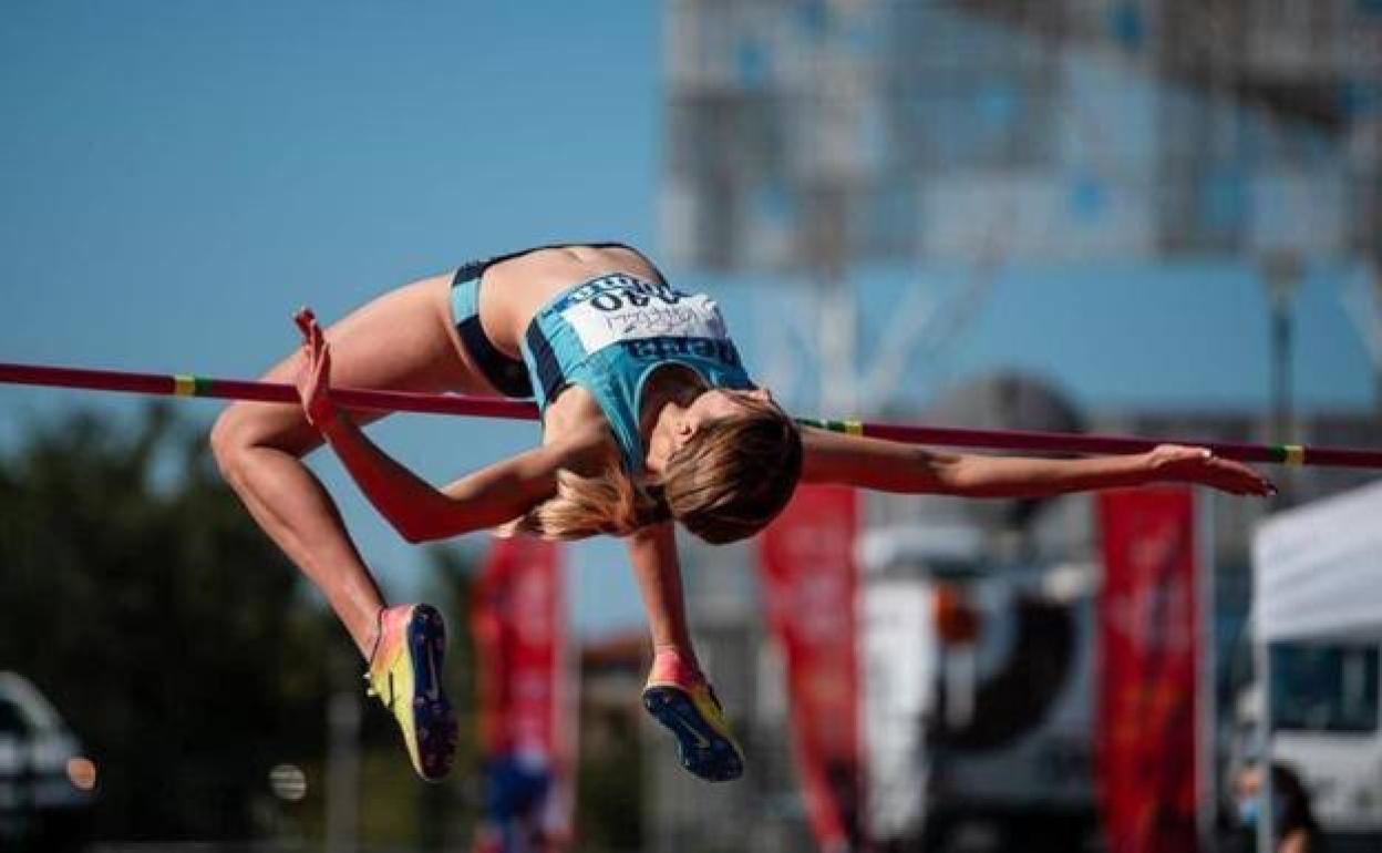 Salto de Una Stancev en una competición anterior. 
