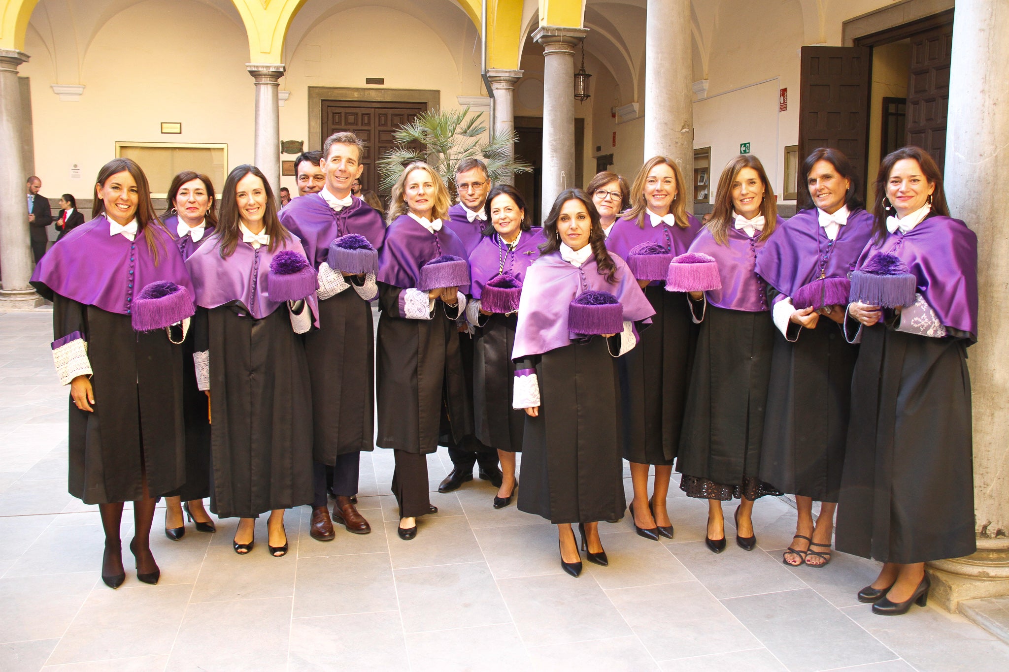 La rectora Pilar Aranda preside su última apertura de curso y recibe una emotiva ovación.